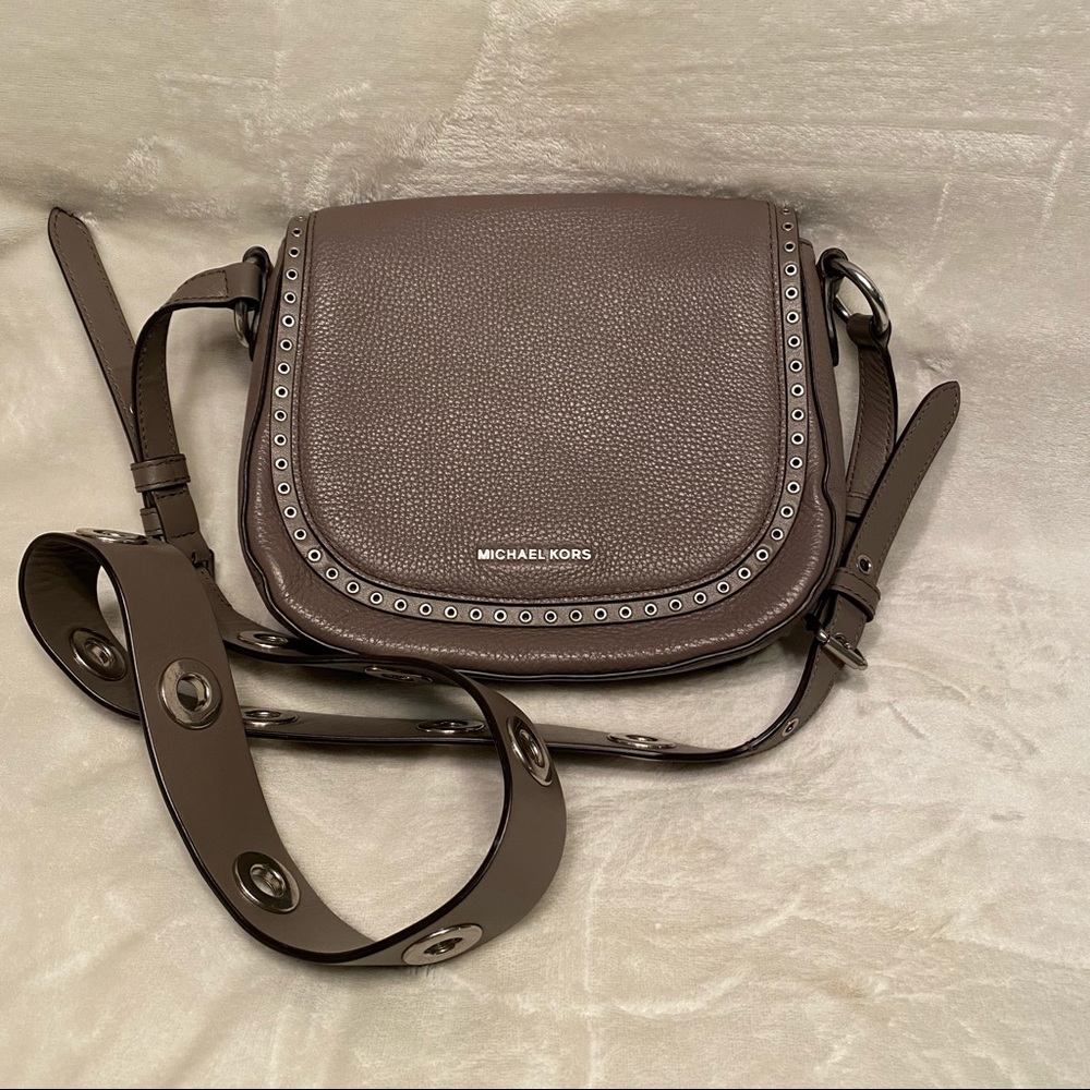 Michael Kors crossbody purse- MARKDOWN‼️